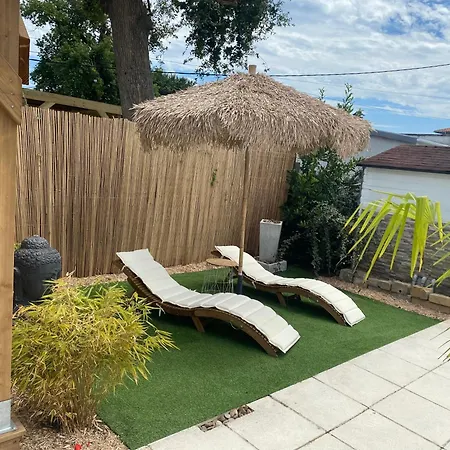 Maisonnette Climatisee Avec Piscine 6mn *